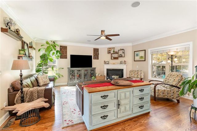 125 Bandelier Court, Clemmons, NC 27012