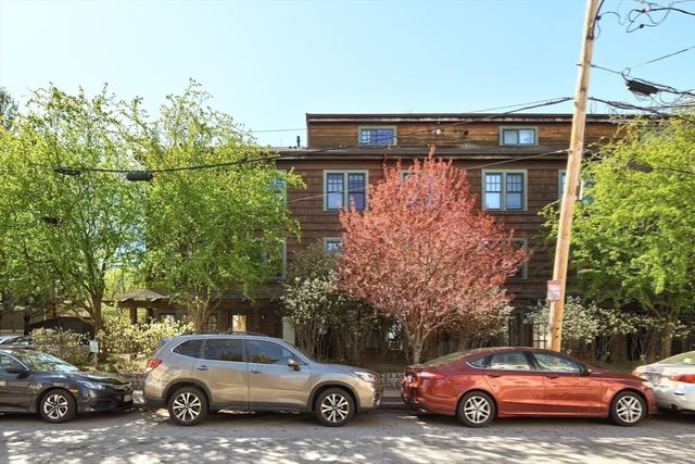 411 Norfolk Street 2A, Somerville, MA 02143