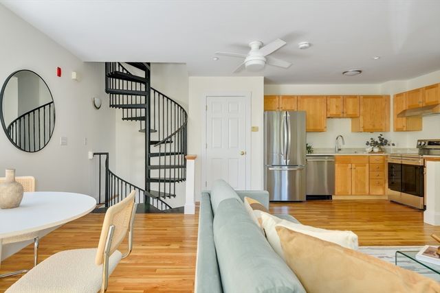 411 Norfolk Street 2A, Somerville, MA 02143