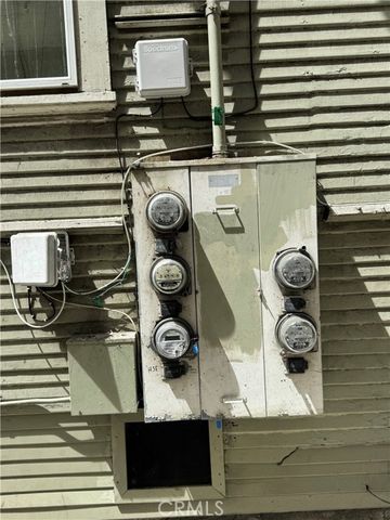 1845 W 12th, Los Angeles, CA 90006