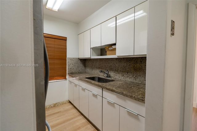 3665 SW 16th St 3665, Miami, FL 33145