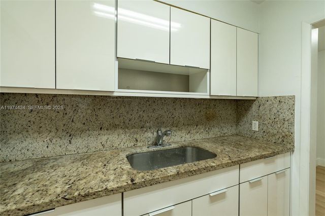 3665 SW 16th St 3665, Miami, FL 33145