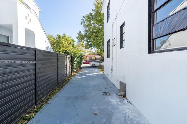 3665 SW 16th St 3665, Miami, FL 33145