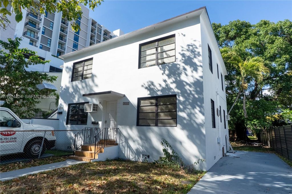 3665 SW 16th St 3665, Miami, FL 33145