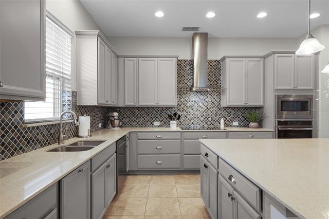 17176 GATHERING PLACE CIRCLE, Clermont, FL 34711