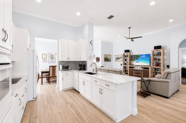 7280 Demedici Circle, Delray Beach, FL 33446