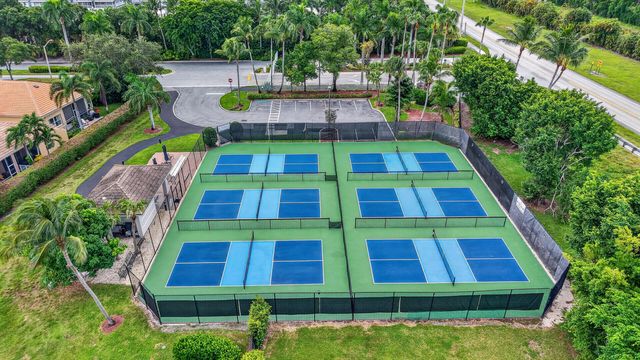 7280 Demedici Circle, Delray Beach, FL 33446
