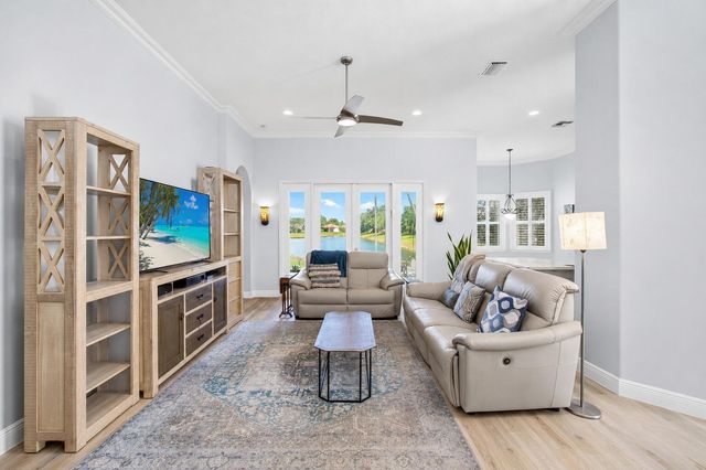 7280 Demedici Circle, Delray Beach, FL 33446
