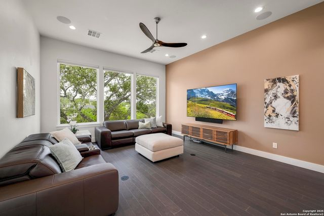 249 FLY LINE TRL, New Braunfels, TX 78132