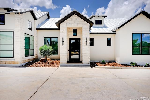 249 FLY LINE TRL, New Braunfels, TX 78132