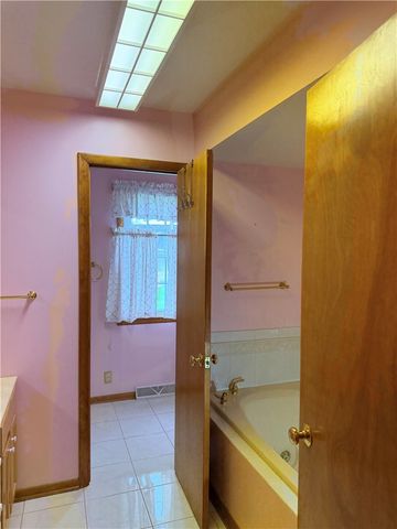 119 Chambers Ln, North Strabane, PA 15317