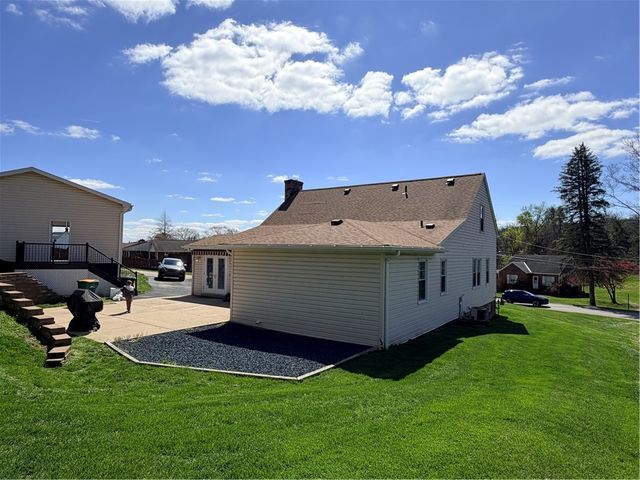 119 Chambers Ln, North Strabane, PA 15317