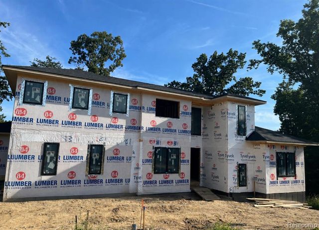 569 Rumson Court, White Lake, MI 48386