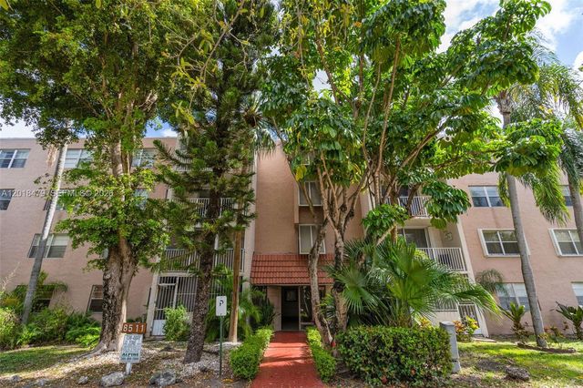 8511 NW 8th St 309, Miami, FL 33126