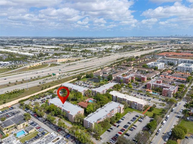 8511 NW 8th St 309, Miami, FL 33126