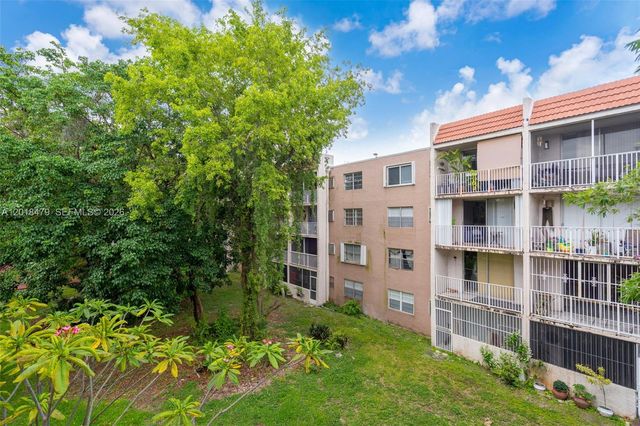 8511 NW 8th St 309, Miami, FL 33126