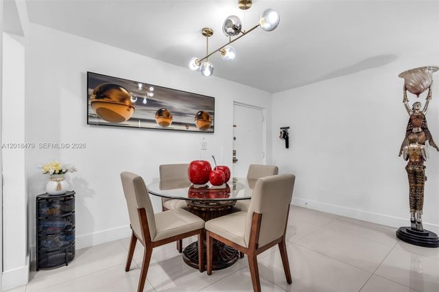 8511 NW 8th St 309, Miami, FL 33126