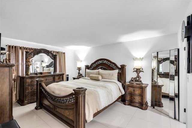 8511 NW 8th St 309, Miami, FL 33126