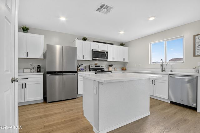 12526 W PALMAIRE Avenue, Glendale, AZ 85307