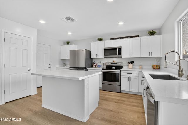 12526 W PALMAIRE Avenue, Glendale, AZ 85307