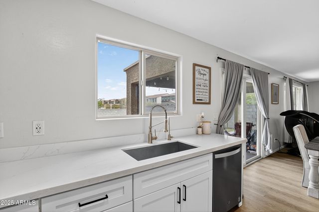 12526 W PALMAIRE Avenue, Glendale, AZ 85307