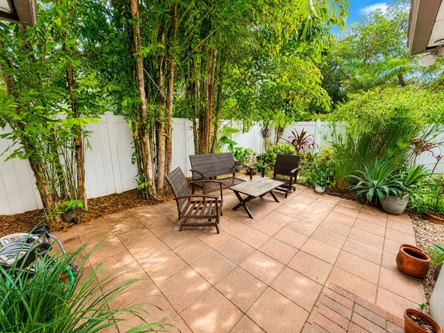1502 SW 24th Street B, Fort Lauderdale, FL 33315
