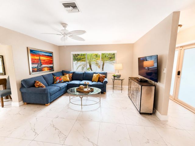 1502 SW 24th Street B, Fort Lauderdale, FL 33315