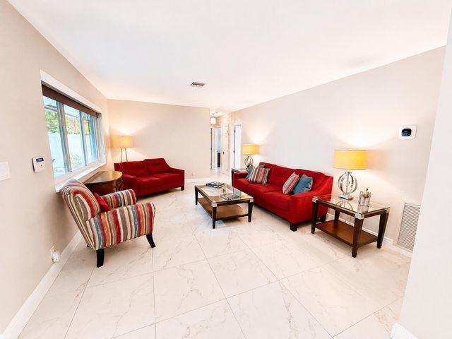 1502 SW 24th Street B, Fort Lauderdale, FL 33315