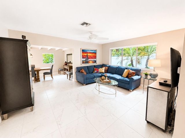 1502 SW 24th Street B, Fort Lauderdale, FL 33315