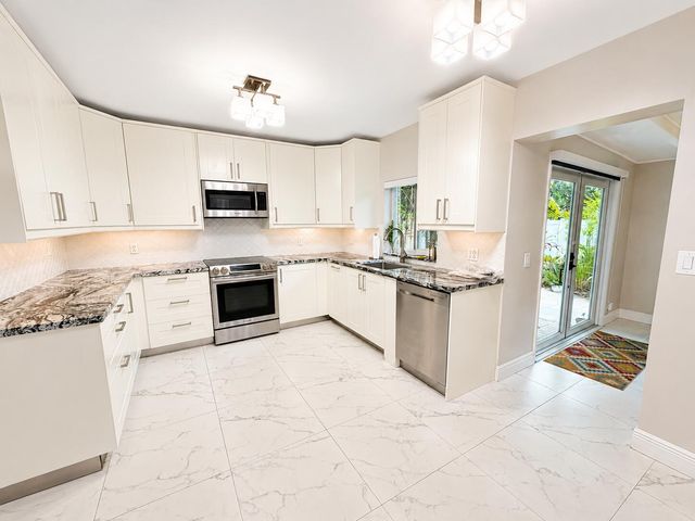 1502 SW 24th Street B, Fort Lauderdale, FL 33315