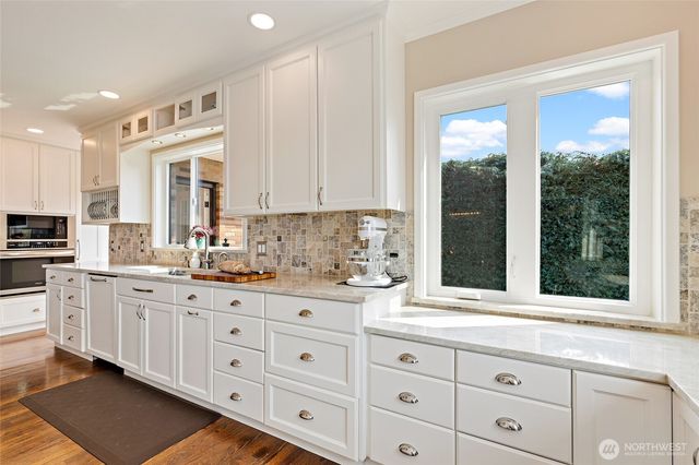 2131 NW 96th Street, Seattle, WA 98117