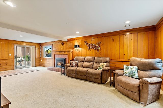 2131 NW 96th Street, Seattle, WA 98117