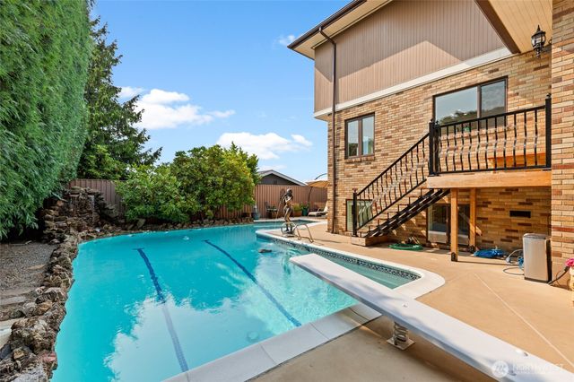 2131 NW 96th Street, Seattle, WA 98117