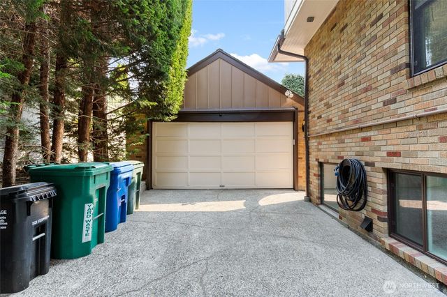 2131 NW 96th Street, Seattle, WA 98117