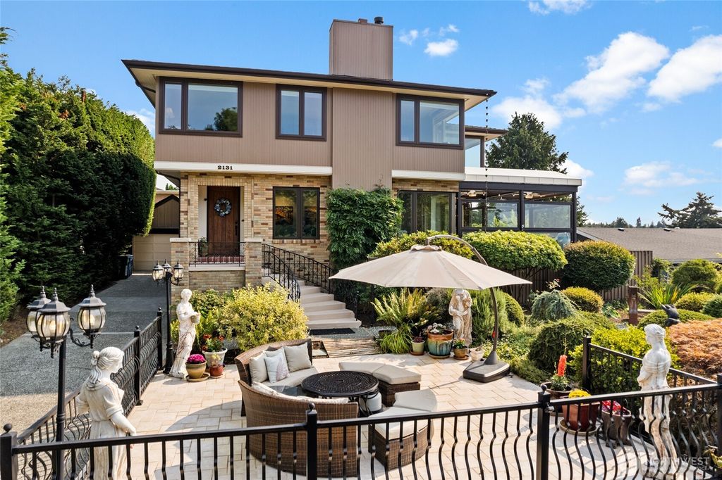 2131 NW 96th Street, Seattle, WA 98117