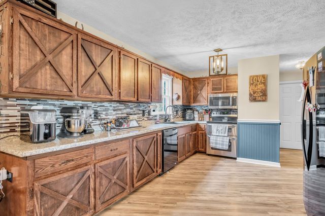 2025 Dunn Chapel Rd, Cumberland Furnace, TN 37051
