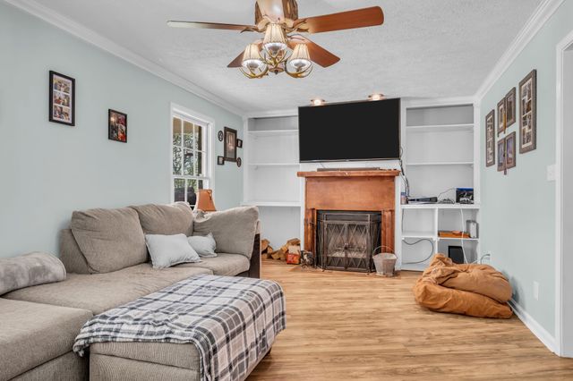 2025 Dunn Chapel Rd, Cumberland Furnace, TN 37051