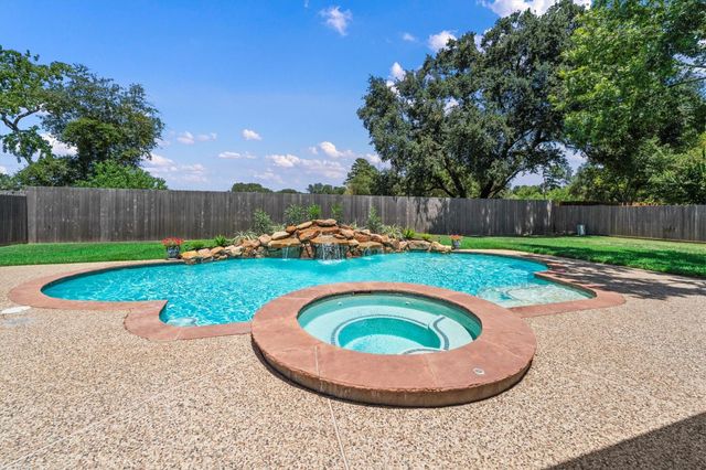 15206 Hilltop View Drive, Cypress, TX 77429