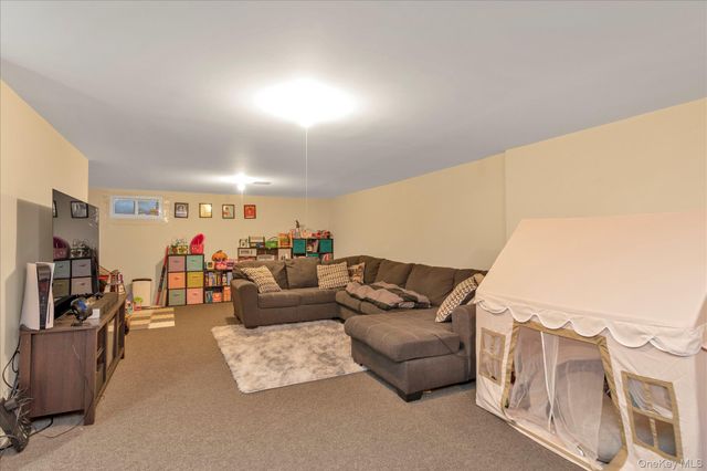 1027 Jerusalem Avenue 121, Uniondale, NY 11553