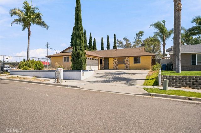 315 Michele Drive, Vista, CA 92084