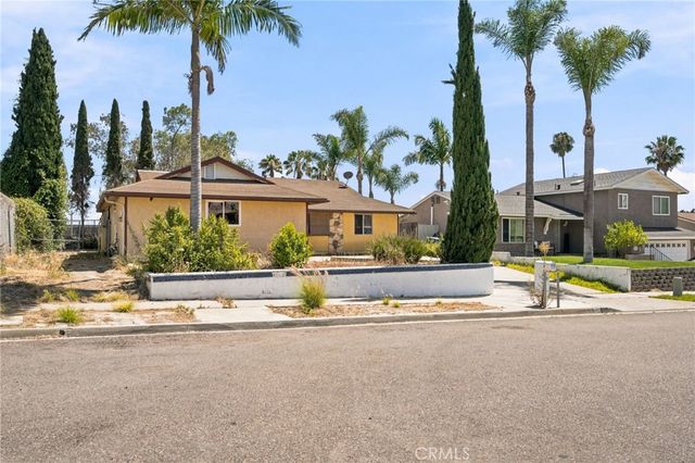 315 Michele Drive, Vista, CA 92084