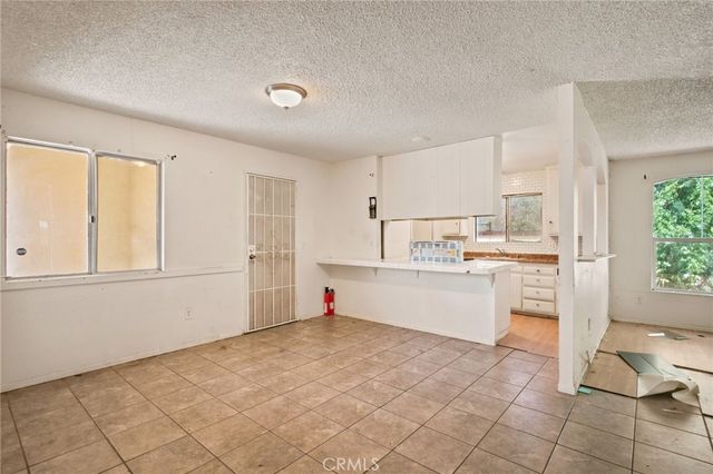 315 Michele Drive, Vista, CA 92084