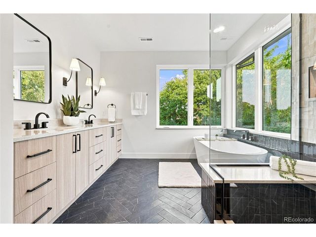 2934 S Bellaire St, Denver, CO 80222