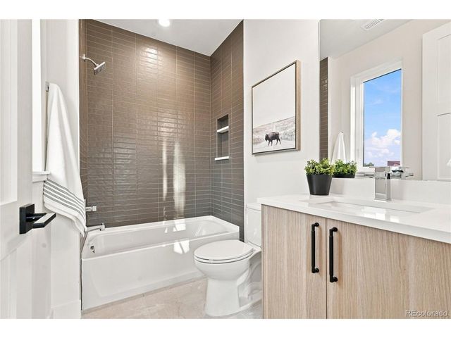 2934 S Bellaire St, Denver, CO 80222