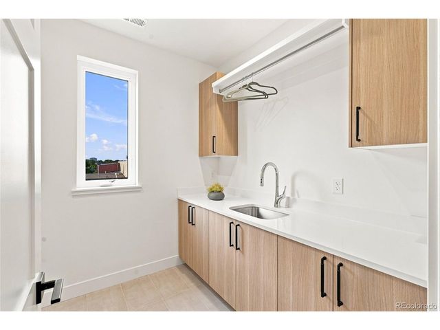 2934 S Bellaire St, Denver, CO 80222