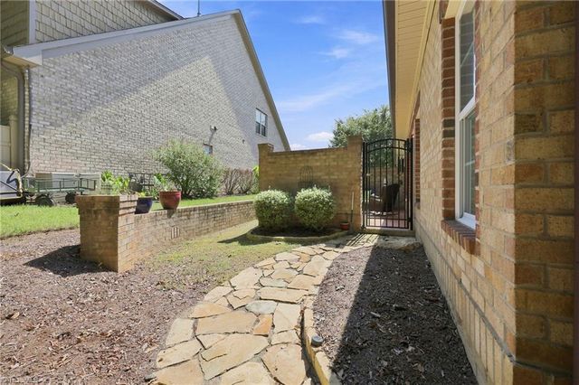 1131 Heritage Path Lane, Winston-salem, NC 27103