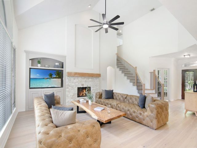 11 Barlow Ct, The Woodlands, TX 77382