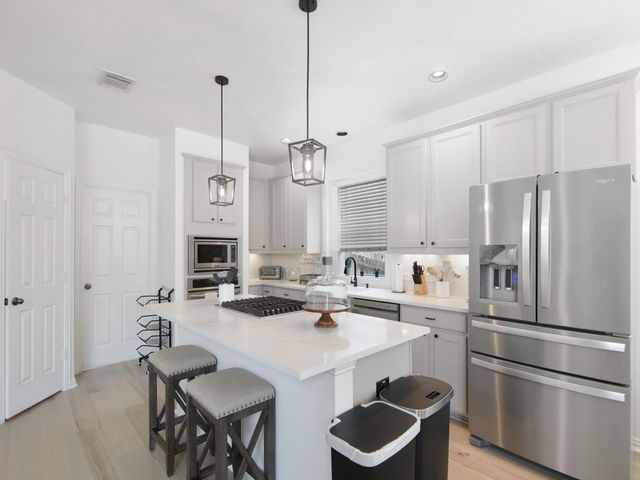 11 Barlow Ct, The Woodlands, TX 77382