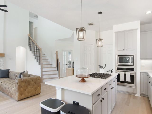 11 Barlow Ct, The Woodlands, TX 77382
