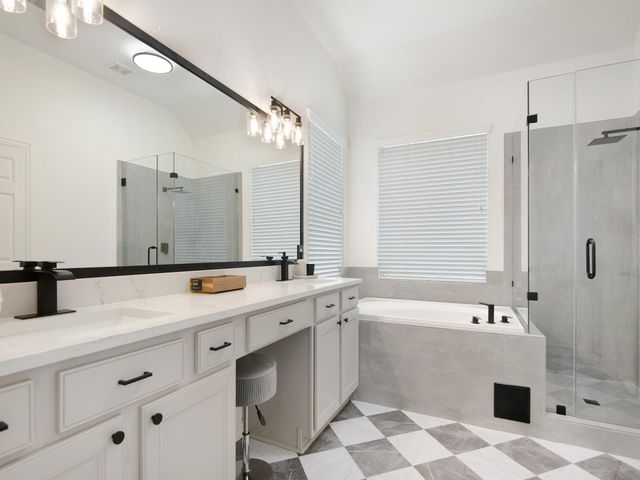 11 Barlow Ct, The Woodlands, TX 77382